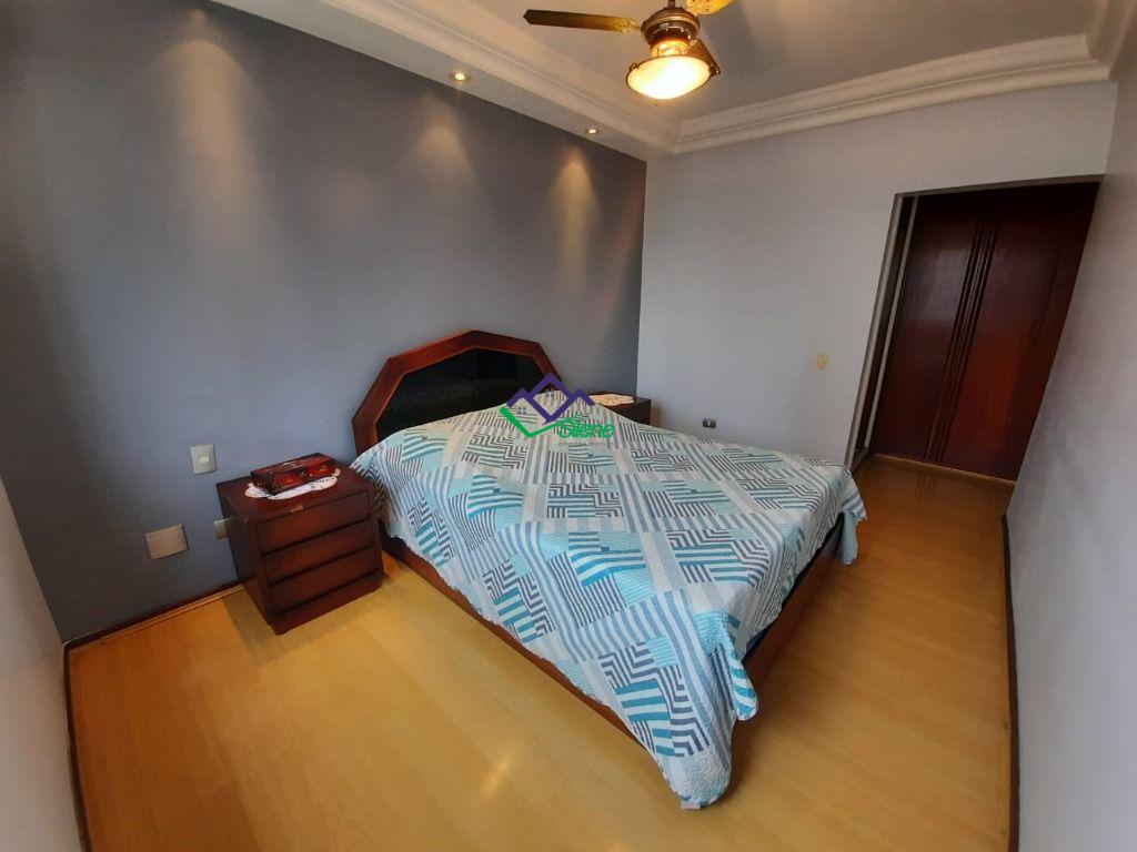 Apartamento à venda com 3 quartos, 158m² - Foto 13