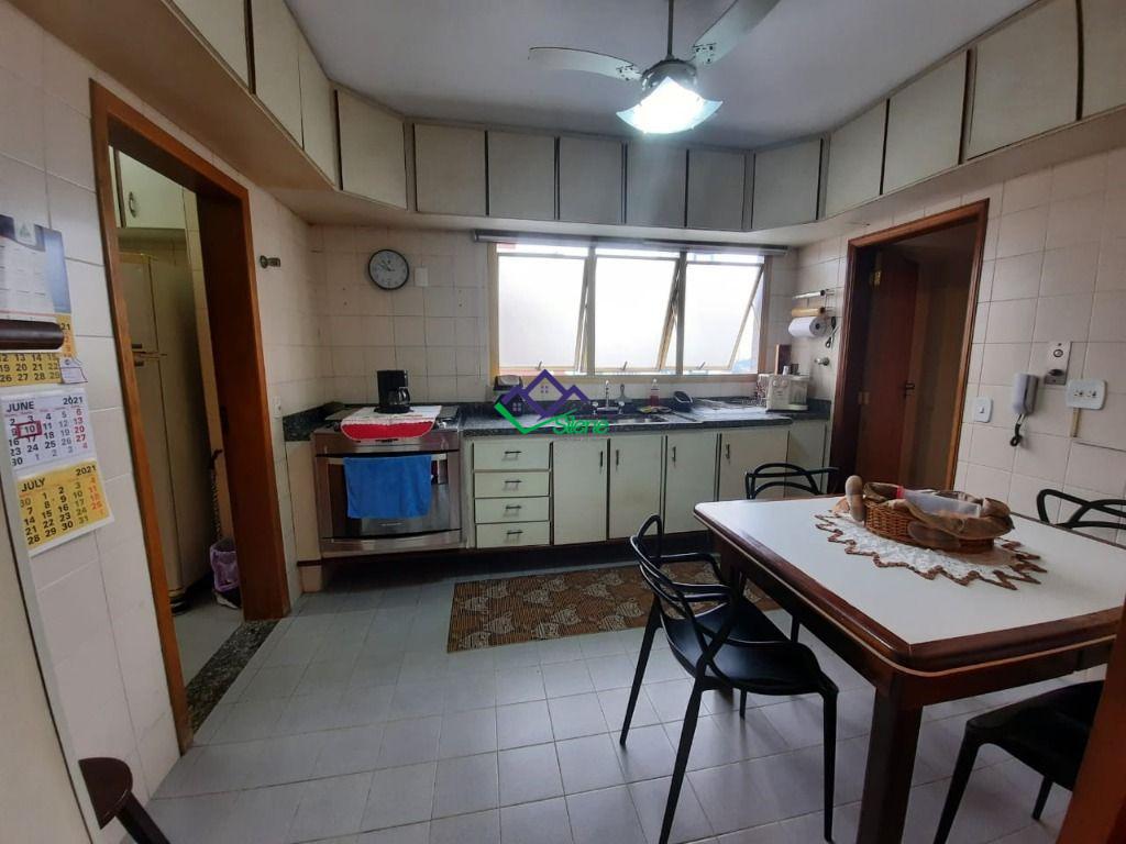 Apartamento à venda com 3 quartos, 158m² - Foto 33