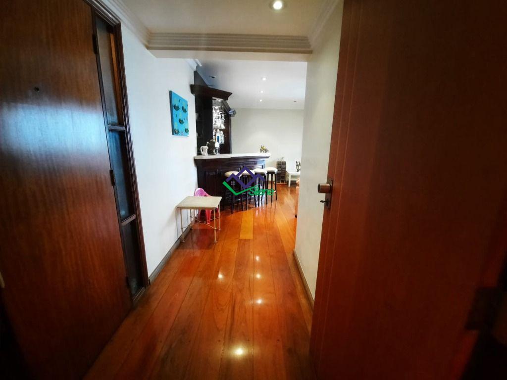 Apartamento à venda com 3 quartos, 158m² - Foto 9